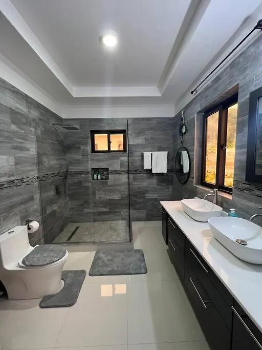 Bright Cove Luxury Villa 1 أوشو ريوس بيت للعطل